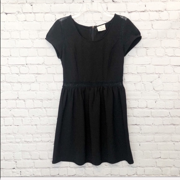 Pins and needles /  black crepe lace inset dress - Picture 4 of 6